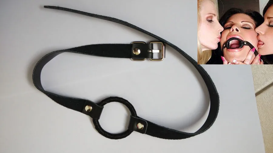 Ball gag and whore pussy | Porn photo) Ball gag and whore pussy | Porno photo)